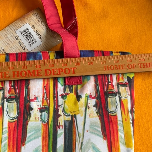 Lady Liberty Fashions Red & White Ski Valais Tote, NWT - Picture 4 of 16